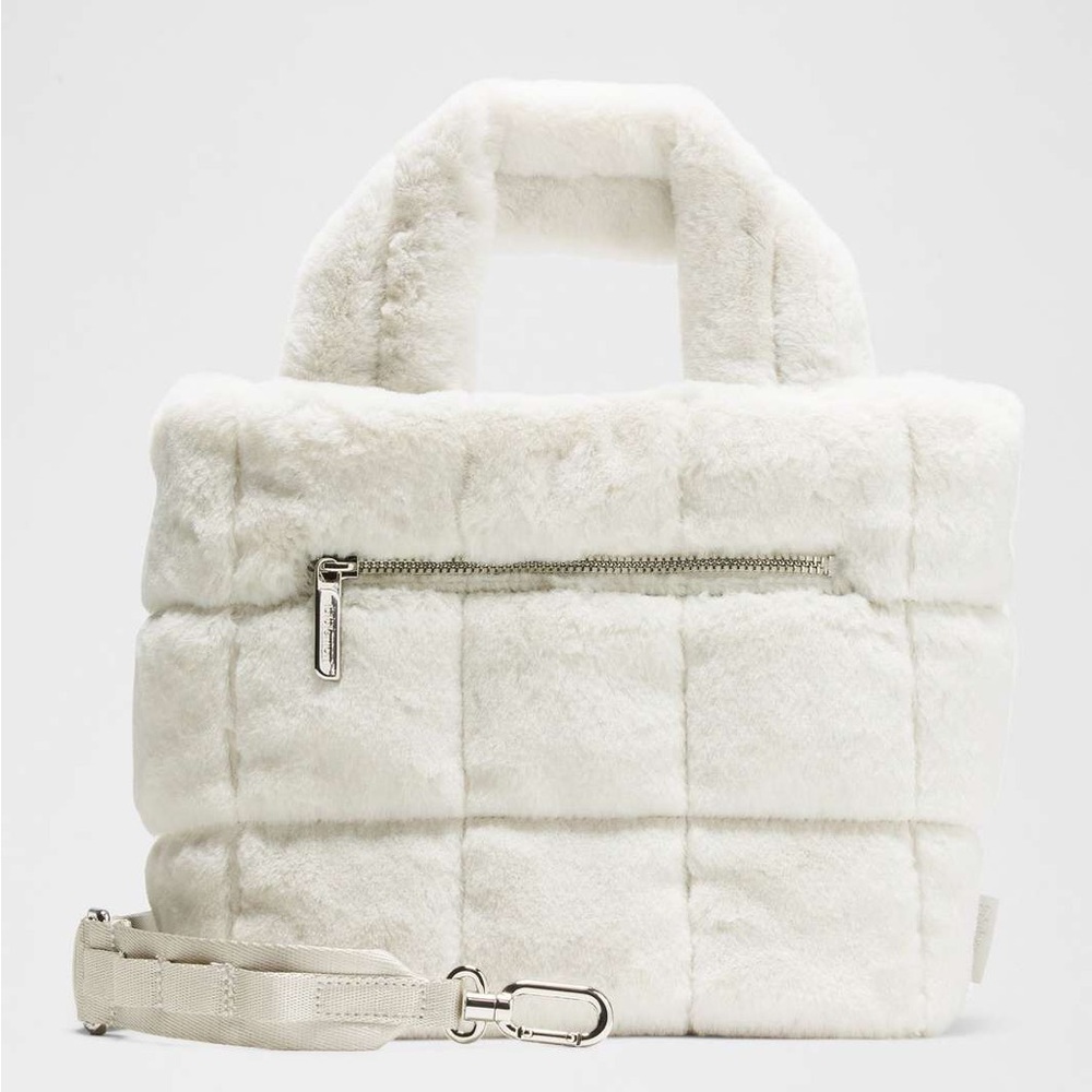 RARE Lululemon Athletica Quilted Grid Tote Bag Mini 5L *Plush Fleece NWT in Bone - Picture 5 of 7